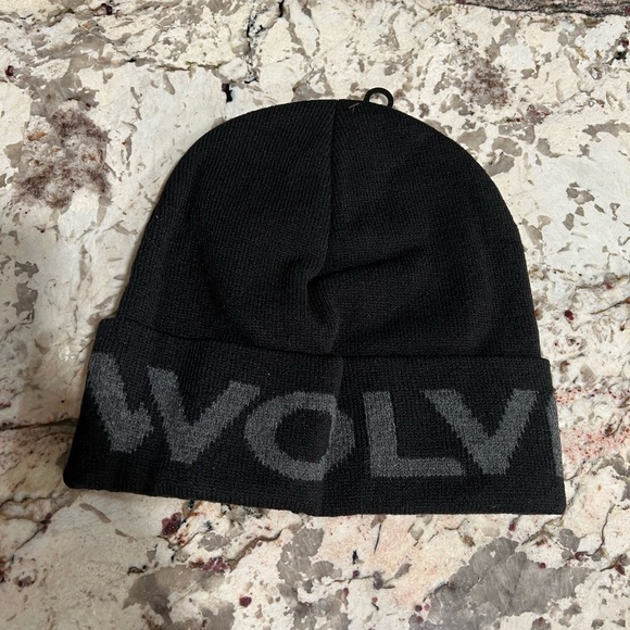 New Wolverine Knit Logo Watch Cap Black Beanie Hat - Picture 2 of 2